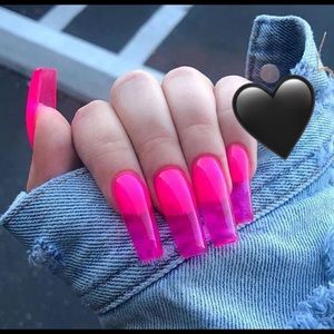 Trendy pink jelly nails